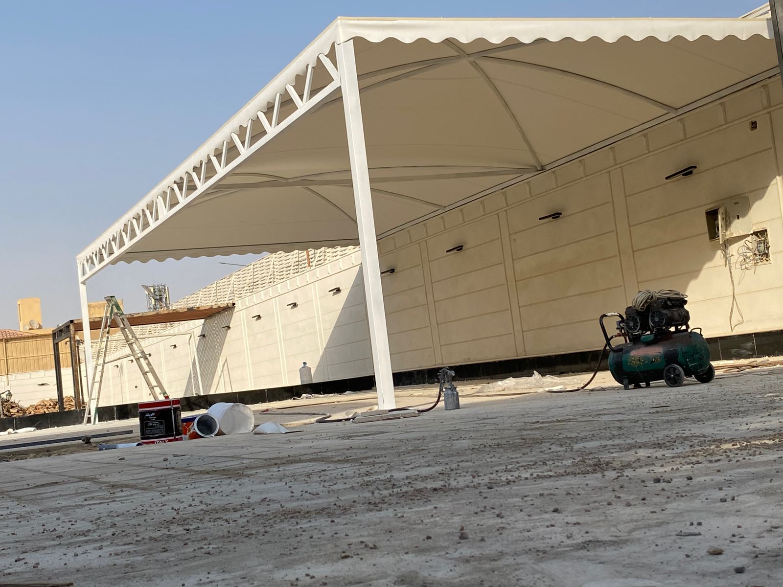 مظلات سيارات ثابتة